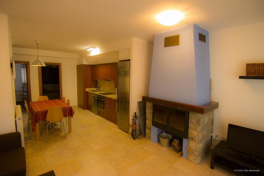 Apartamentos Turisticos Rio Gallego Fontellas  ภายนอก รูปภาพ