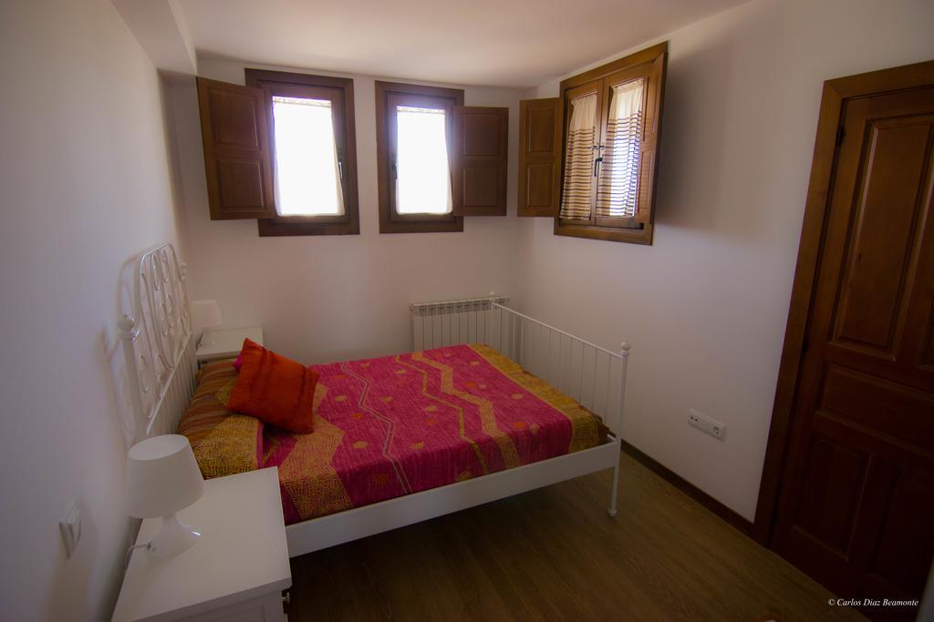 Apartamentos Turisticos Rio Gallego Fontellas  ภายนอก รูปภาพ