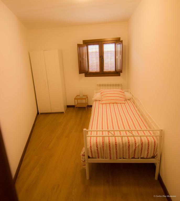 Apartamentos Turisticos Rio Gallego Fontellas  ภายนอก รูปภาพ