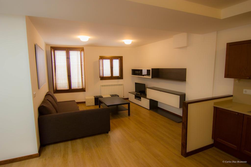 Apartamentos Turisticos Rio Gallego Fontellas  ภายนอก รูปภาพ