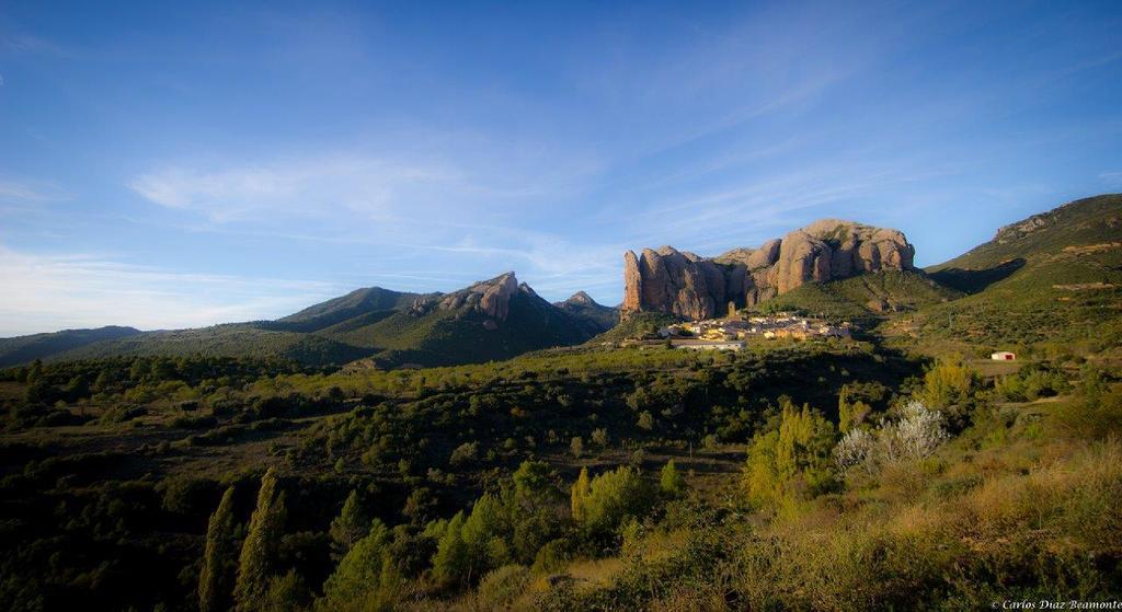 Apartamentos Turisticos Rio Gallego Fontellas  ภายนอก รูปภาพ